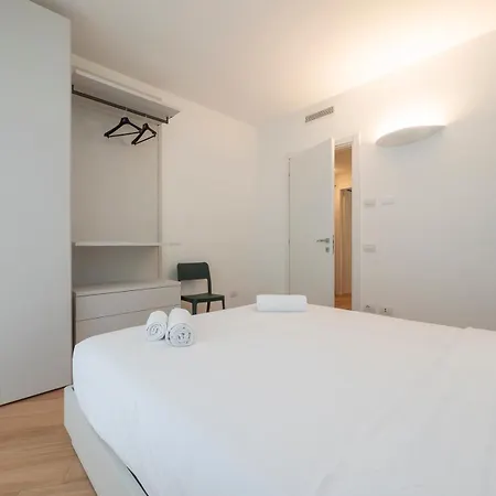 Youhosty - Palazzo Crovato 3a *